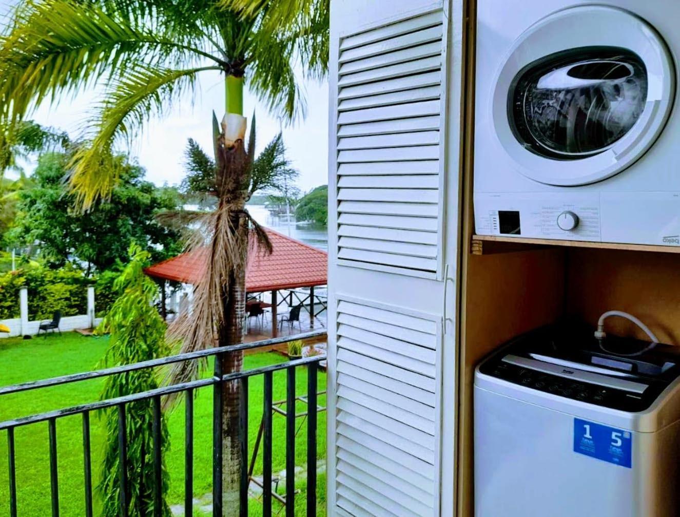 Waterfront Sunset Apartment Nadi Buitenkant foto